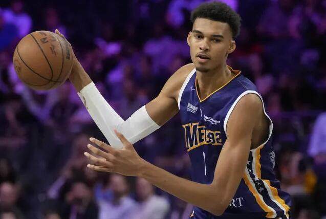 星空体育官网-世界杯球星撞脸！詹皇库兹马兼职 袁弘化身京多安