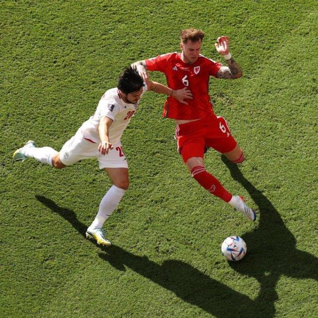 星空投注-【世界杯】首张红牌+首个远射，伊朗读秒2-0十人红龙