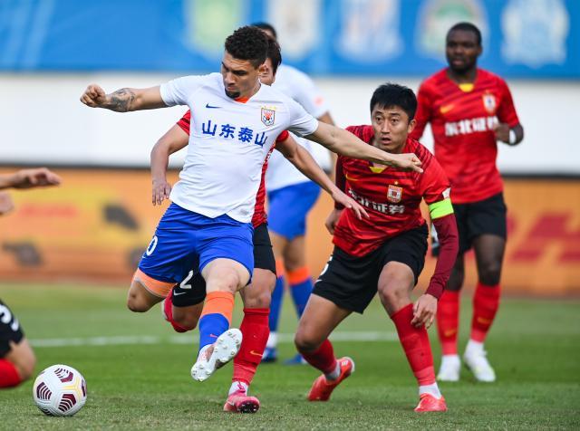 星空官网-莫伊塞斯归来？泰山有意待球员决策 盼至少踢满1年