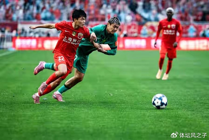 星空体育-海港钱白花了，补强补了个寂寞，球迷不满，卫冕也基本无望了|上海海港|杨希|新赛季|超级杯|克劳德_新浪体育_新浪新闻