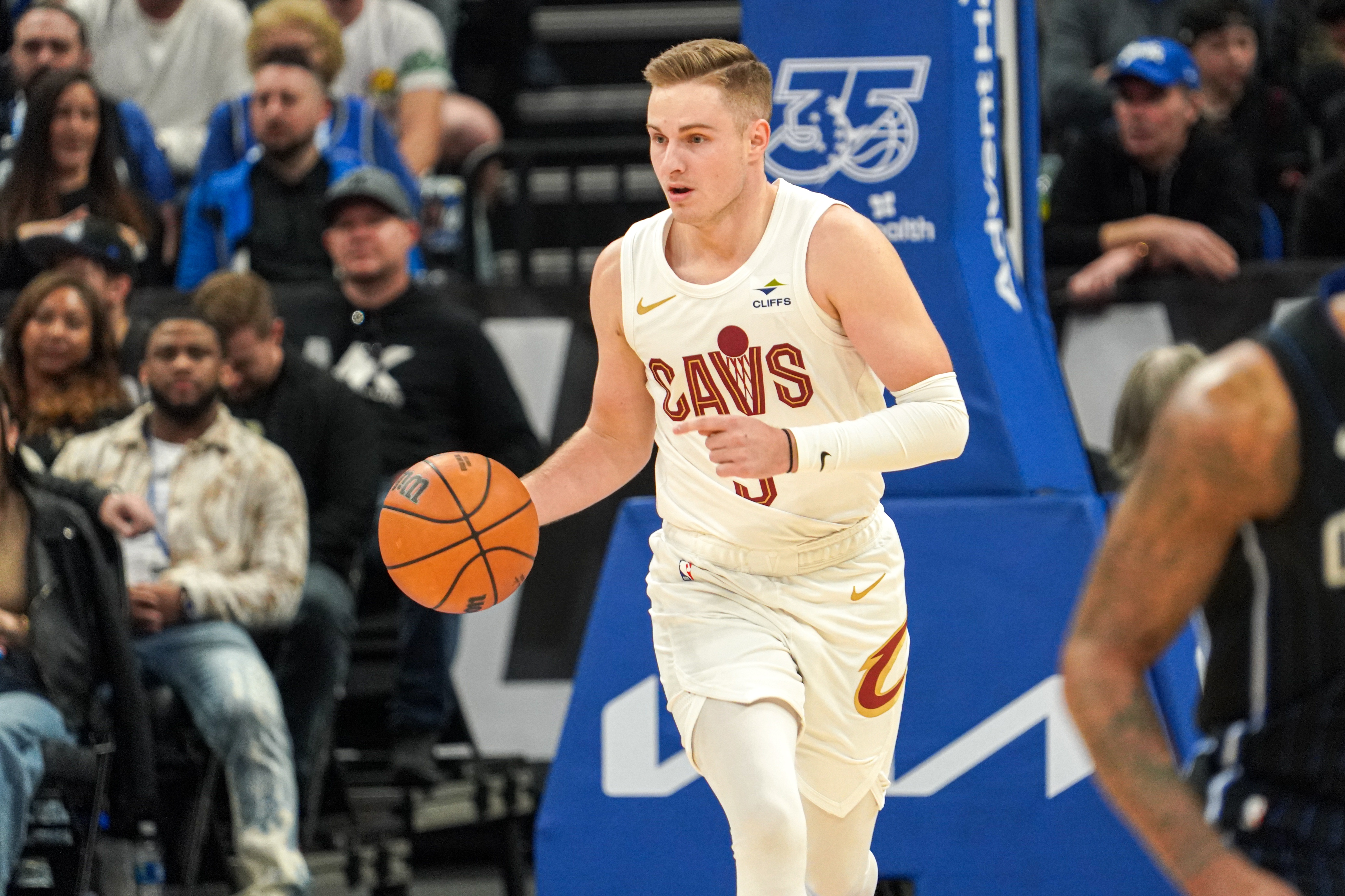 星空体育平台-认识下哈登新队友!轰进9记三分的神射手太励志 骑士冲冠离不开他