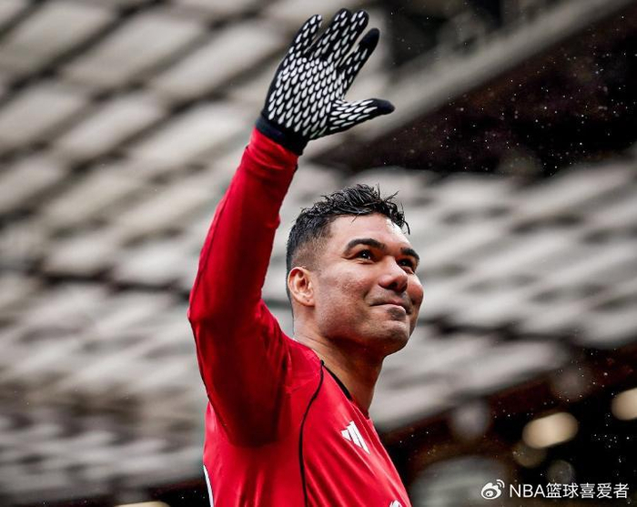 年薪1800万镑！西媒曝C罗招揽卡塞米罗，迈阿密报价有望联手梅西|曼联|克里斯蒂亚诺·罗纳尔多|欧洲|莱昂内尔·梅西|美职_新浪体育_新浪新闻